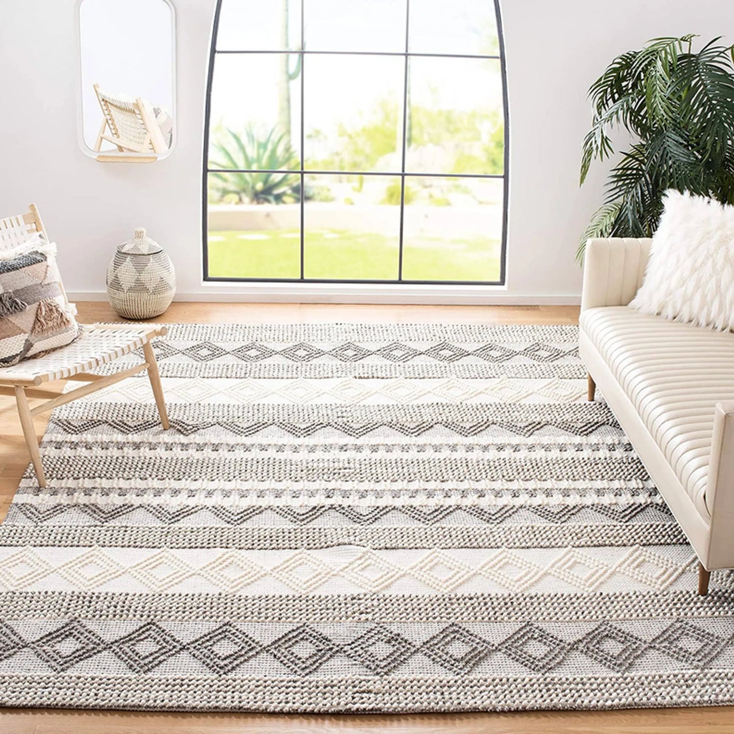 Handmade Boho Wool and Cotton Rug - 6' x 6'