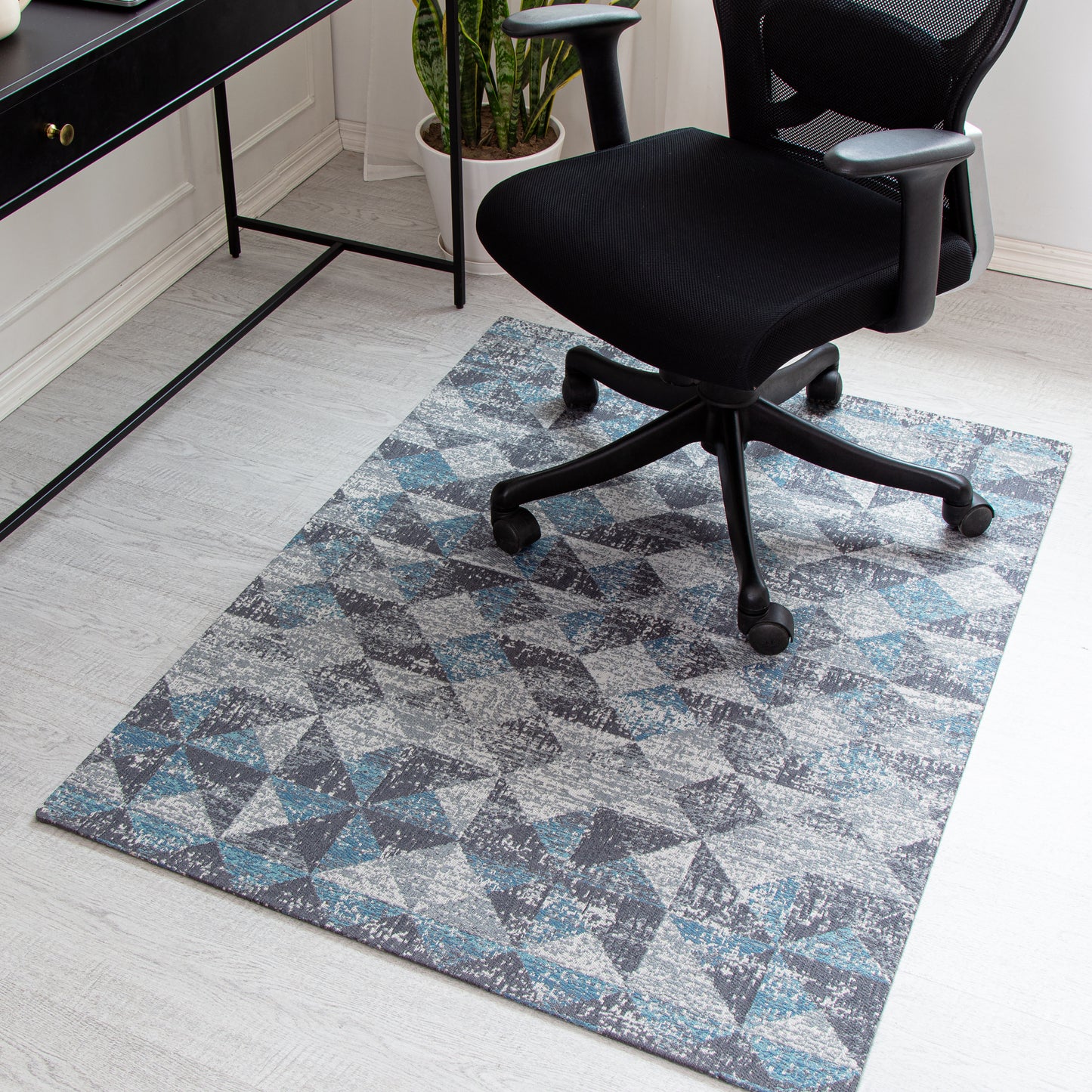 Blue and Gray Rug'd Chair Mat