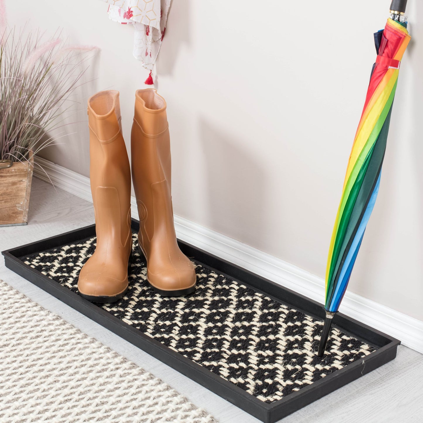 Rubber Boot Tray - Madagascar (005)