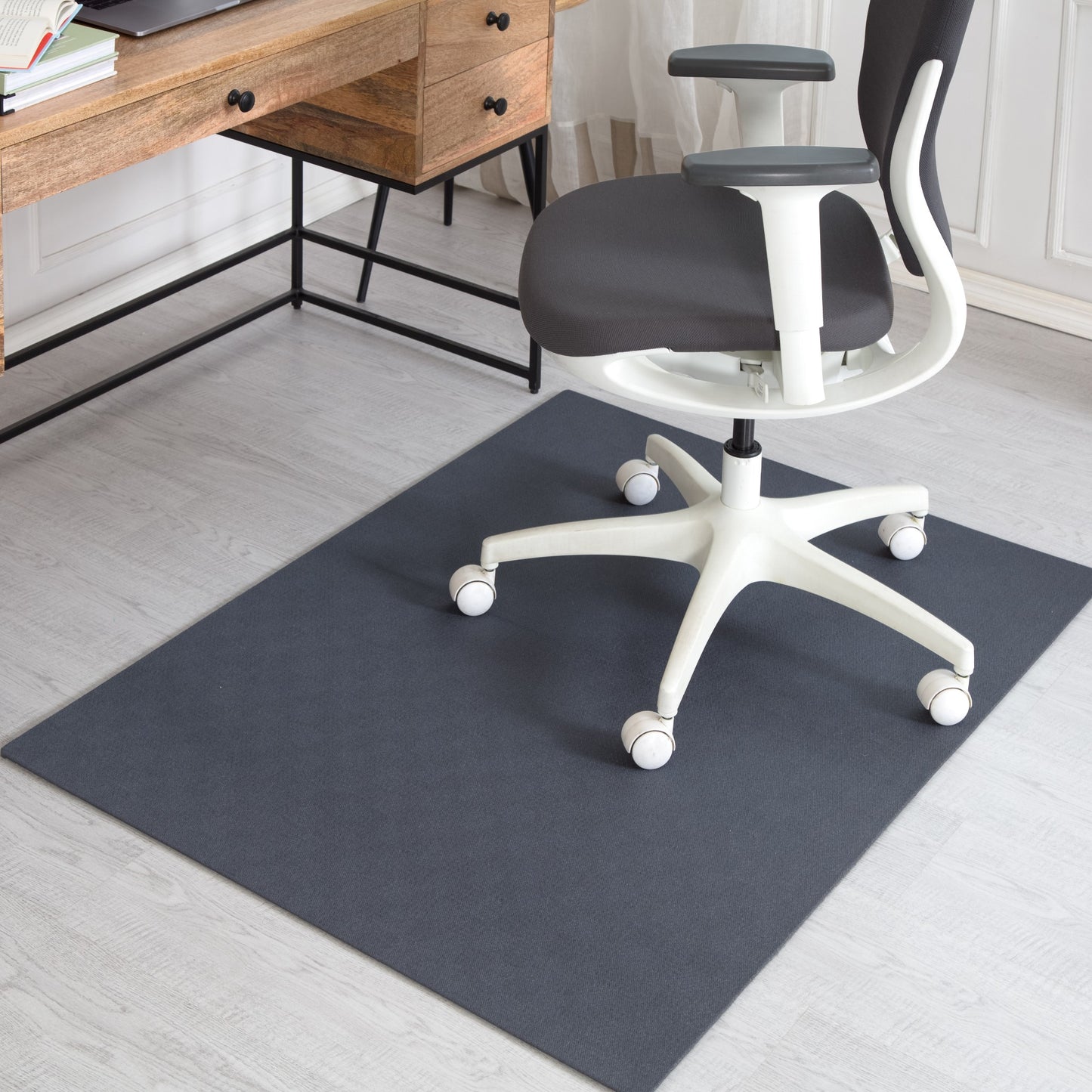 Beluga Gray Patterned 1/4" Rug'd Chair Mat